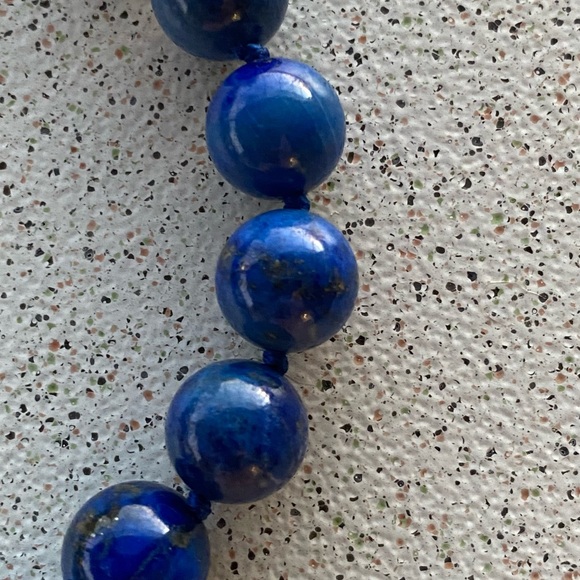 Lapis lazuli 18” knotted 12mm bead necklace with sterling toggle clasp - Picture 5 of 11